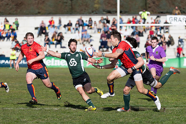 Rugby passaggio palla